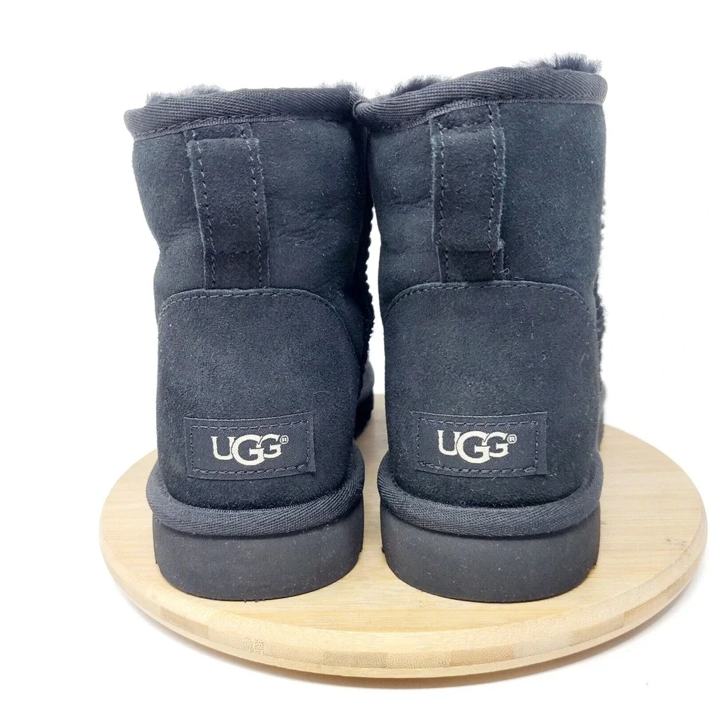 UGG Classic Mini II Boots Womens 9 Black Suede Shearling‎ Lined Shoes